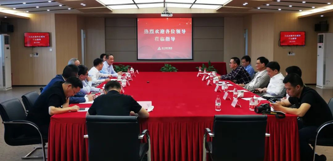 省委常委、統(tǒng)戰(zhàn)部部長(zhǎng)熊建平蒞臨集團(tuán)調(diào)研