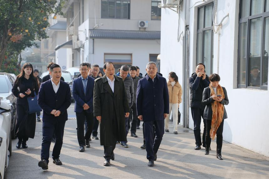 市政協(xié)黨組副書記、副主席許明一行赴律威調(diào)解中心調(diào)研