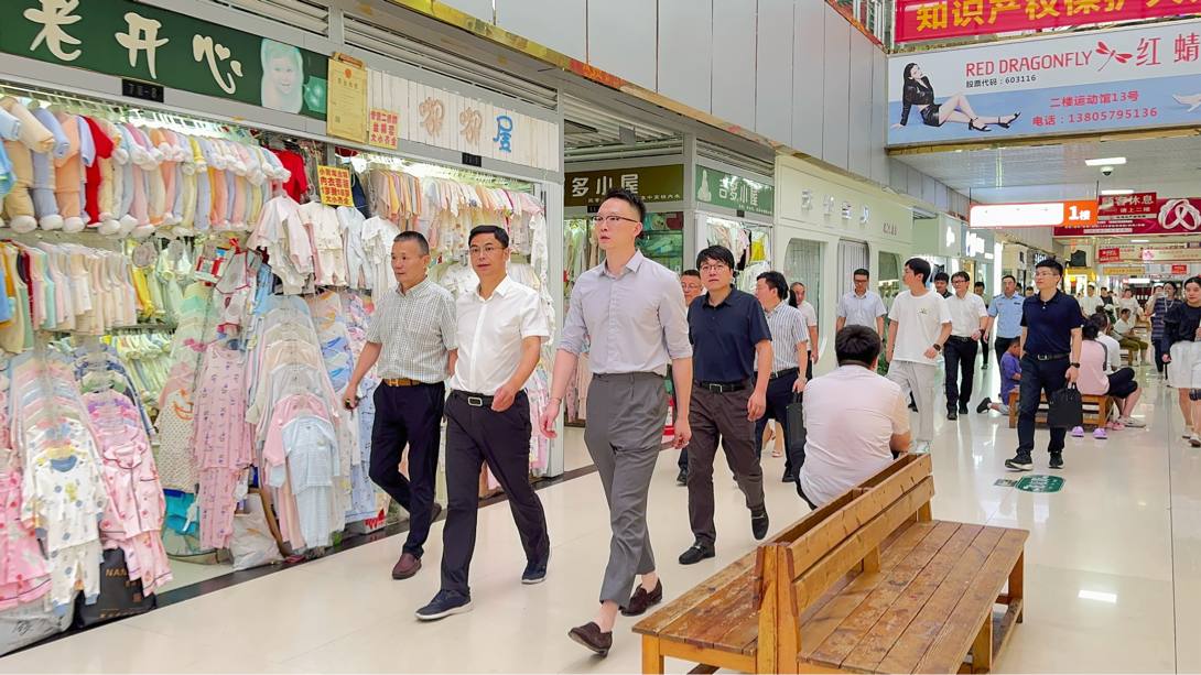 繃緊“安全弦”，把好“節(jié)前關(guān)”！拱墅區(qū)區(qū)領(lǐng)導(dǎo)蒞臨錢江商城開展節(jié)前安全生產(chǎn)檢查
