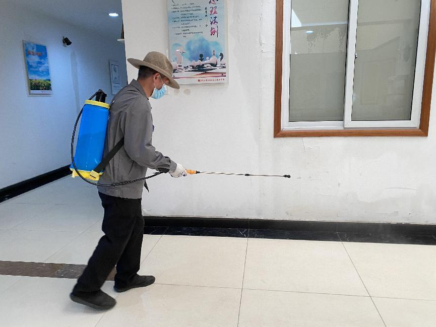 錢(qián)江商城做好日常消殺，筑牢安全屏障