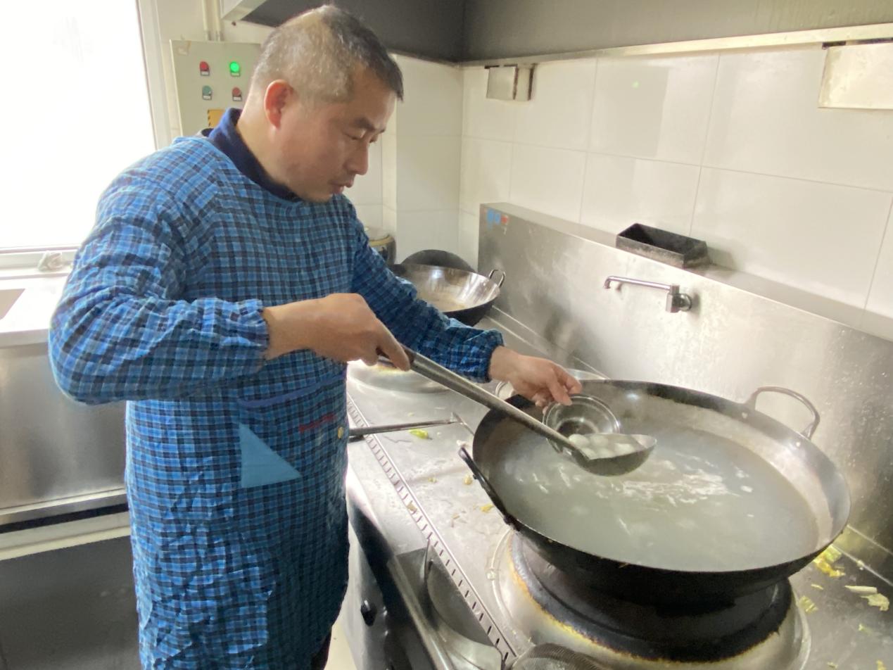 小小湯圓慶元宵，濃濃真情暖人心